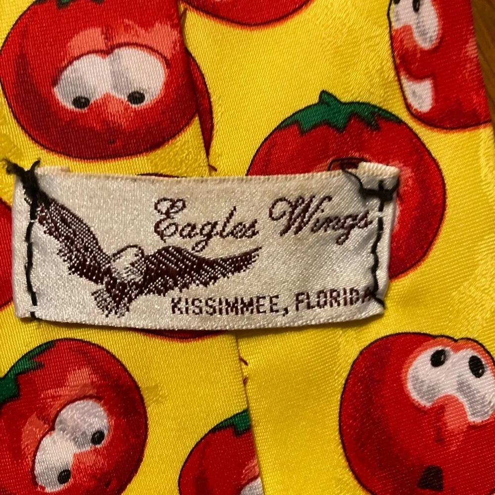 Veggie Tales Novelty Neck Tie Bob the Tomato EUC Eagles Wings